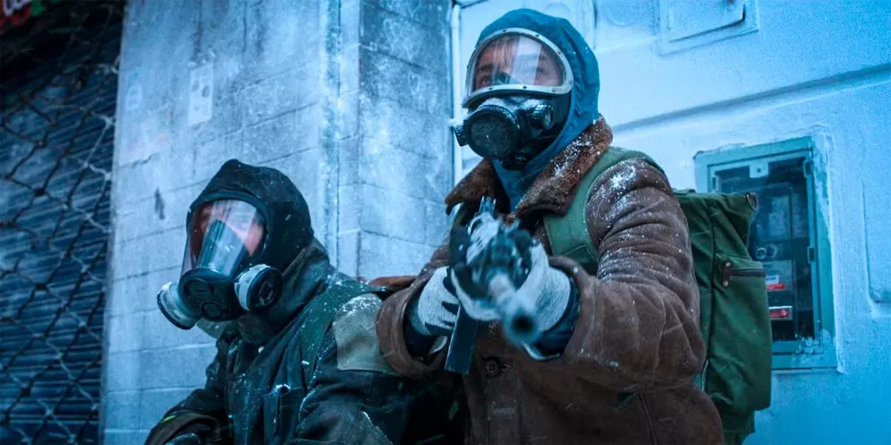 title-tweak-netflix-s-new-post-apocalyptic-show-with-92-rt-score-gets-instant-season-2-renewal