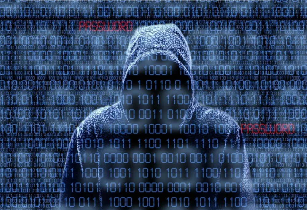 black-hooded-hacker-8znsp2rrbfgtbhbb